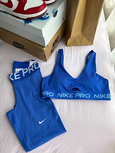 Nike pro takım