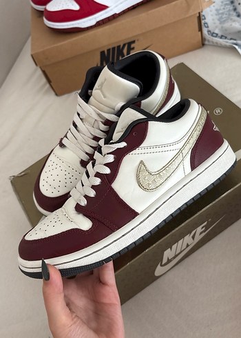 Nike WNS AIR jordan 1 LOW SE CNY