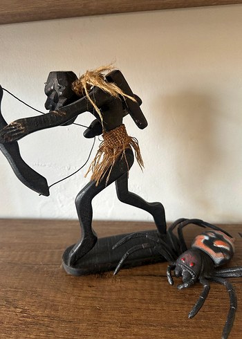 Kara Renkli Ahşap Okçu Figür - Görsel 2