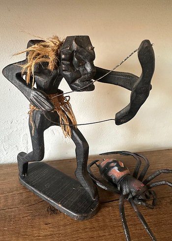 Kara Renkli Ahşap Okçu Figür - Görsel 3