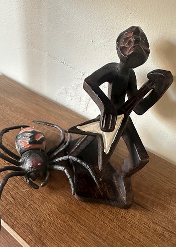 Koyu Kahverengi Ahşap Müzisyen Figürin - Görsel 3