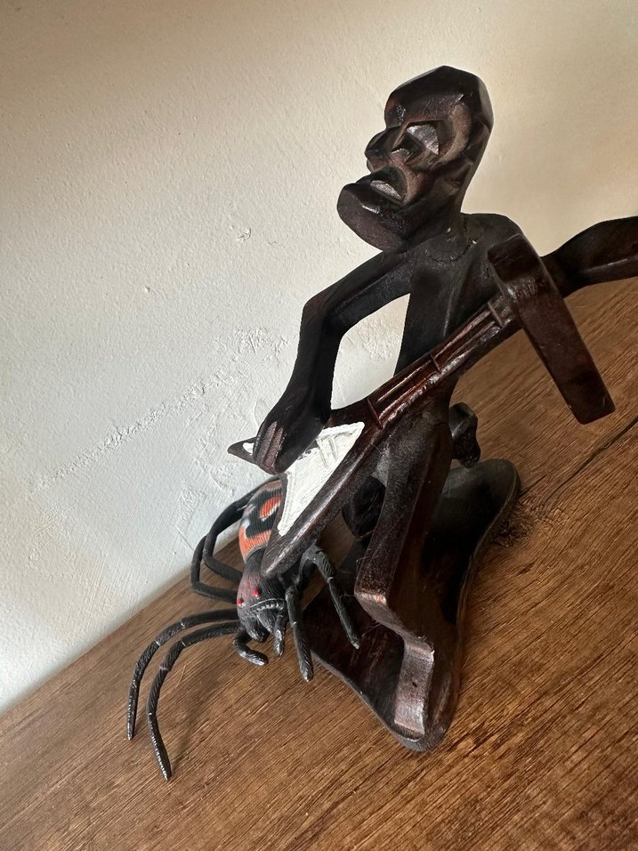 Koyu Kahverengi Ahşap Müzisyen Figürin - Görsel 4