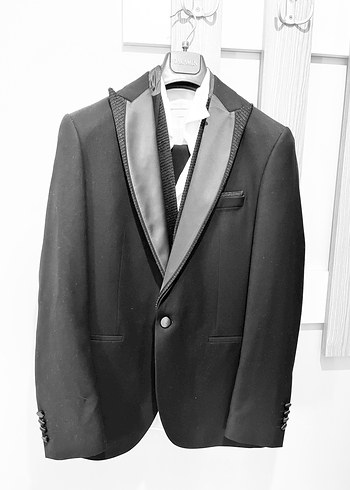 52 Beden Klasik Siyah Düğmeli Damat Takımı