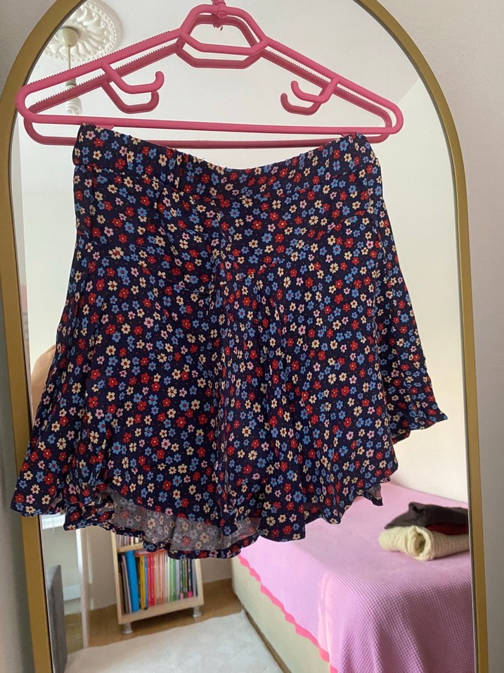 Çiçek Desenli Volanlı Mini Etek - Görsel 4