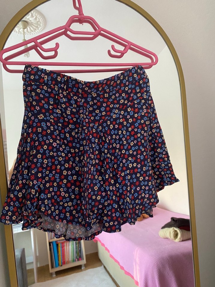 Çiçek Desenli Volanlı Mini Etek - Görsel 3