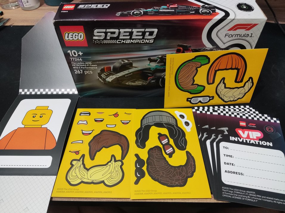 Lego Speed Champions Mercedes F1 Yarış Arabası - Görsel 3