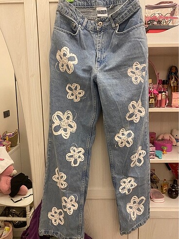 Urban Outfitters Çiçek desenli jean