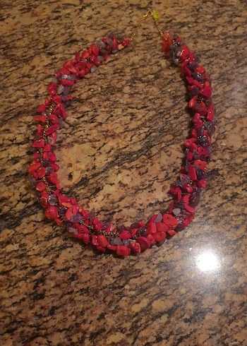 Uzun Koyu Kırmızı Boncuklu Kadın Kolye - Görsel 3