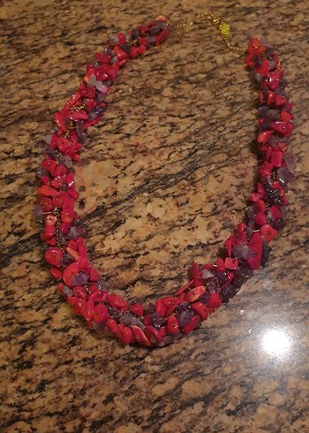 Uzun Koyu Kırmızı Boncuklu Kadın Kolye - Görsel 2