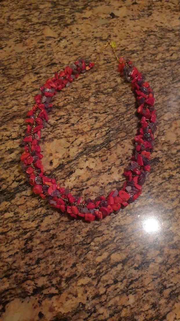 Uzun Koyu Kırmızı Boncuklu Kadın Kolye - Görsel 3