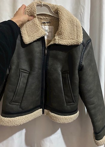 Kürk Detaylı Kapüşonlu Deri Kadın Ceket PULL AND BEAR - Görsel 2