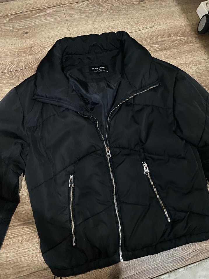 Siyah Yüksek Yakalı Fermuarlı Günlük Kadın Mont - Görsel 2