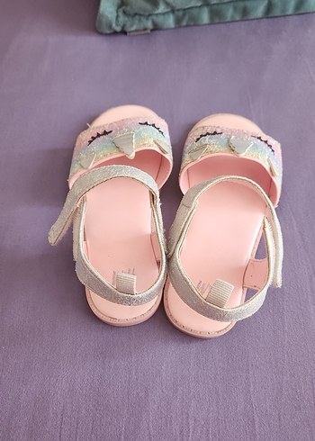 H&M Kız Çocuk Parlak Unicorn Desenli Sandalet