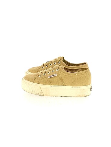 Superga Spor Ayakkabı %70 İndirimli.