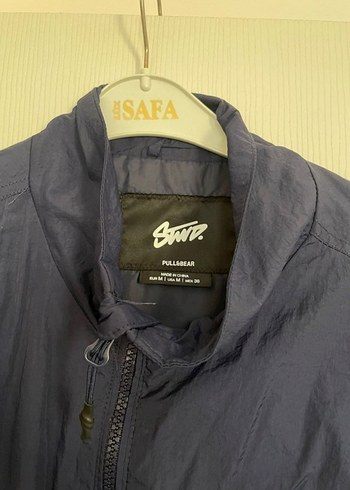 pull and bear yağmurluk - Görsel 3