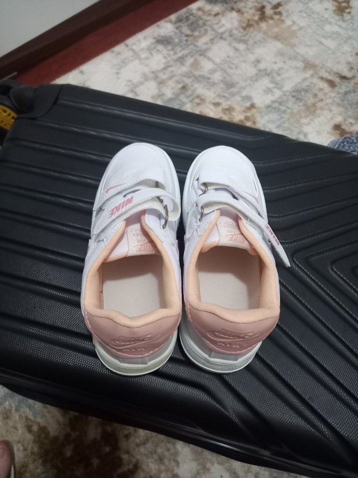 Kız Çocuk Beyaz Nike Spor Ayakkabı - Görsel 2