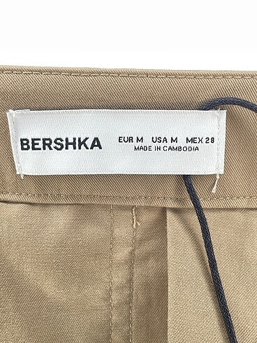 m Beden çeşitli Renk Bershka Midi Etek %70 İndirimli.
