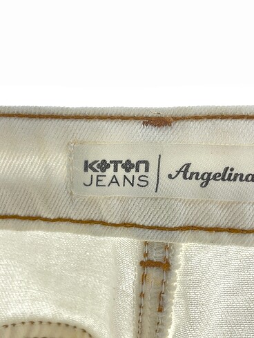 28 Beden beyaz Renk Koton Jean / Kot %70 İndirimli.