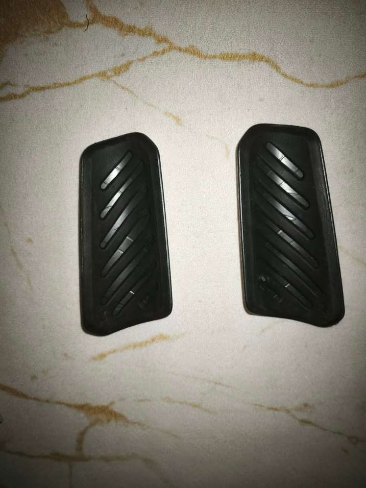 Beyaz Siyah Baskılı futbol tekmelik - Görsel 2