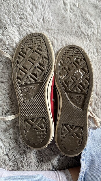 39 Beden kırmızı Renk Orijinal Etiketli Converse