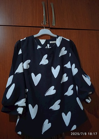 Zara Siyah Beyaz Kalp Desenli Mini Bluz