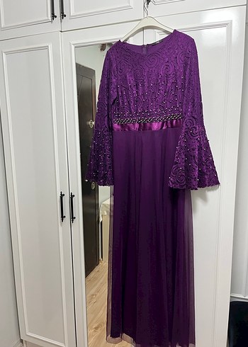 Uzun Kollu Mor Dantel Abiye Elbise - Görsel 2