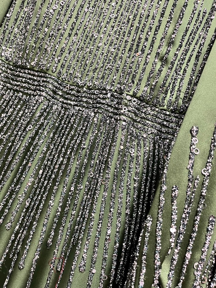 Uzun Kollu Yeşil İşlemeli Abiye Elbise - Görsel 2