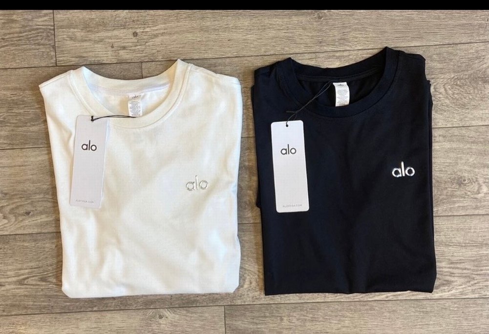 Alo yoga Kadın Siyah beyaz ekru   Kısa Kollu Tişört - Görsel 2