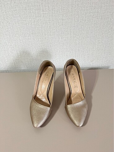 Gold topuklu ayakkabı - Görsel 2