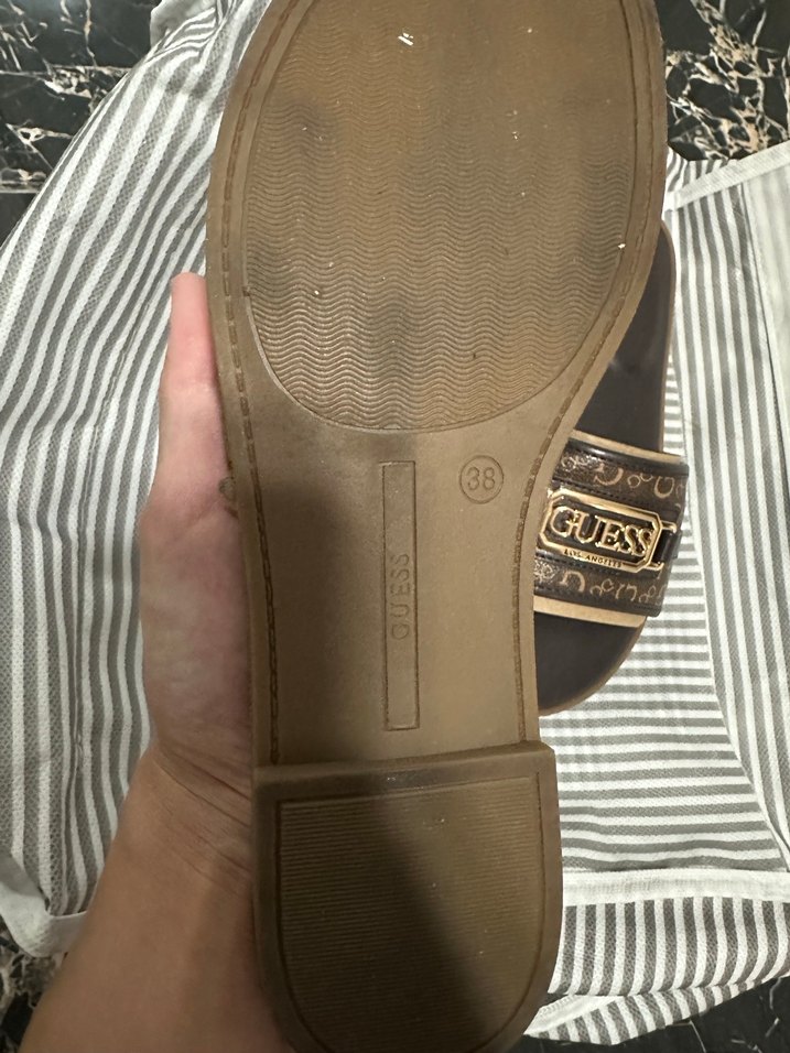 Guess Kahverengi Tokalı Terlik - Görsel 3