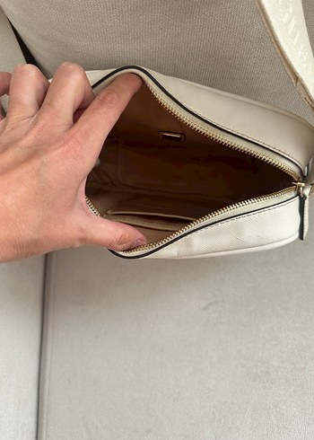 Beyaz Deri Guess Kadın Çapraz Çanta - Görsel 5