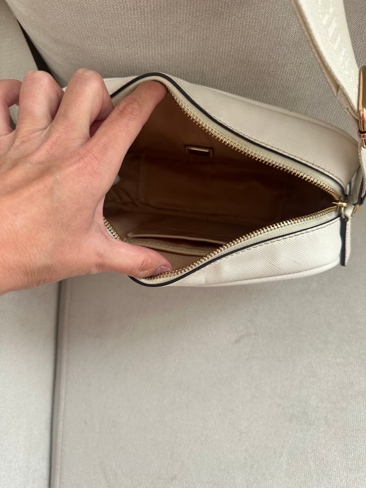 Beyaz Deri Guess Kadın Çapraz Çanta - Görsel 5