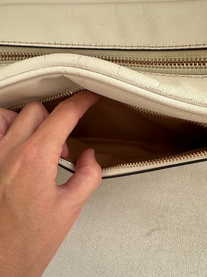 Beyaz Deri Guess Kadın Çapraz Çanta - Görsel 4