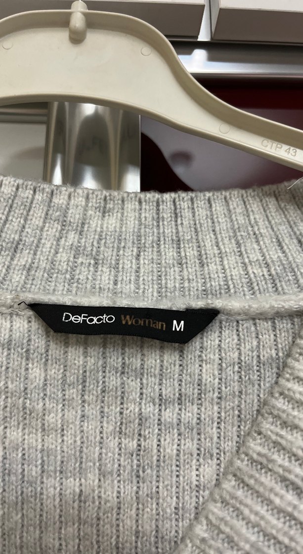 Gri Kısa Triko Kadın Hırka - Görsel 2