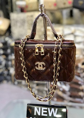 Zincir Detaylı Kahverengi İşlemeli Deri Kadın Çanta - Görsel 7