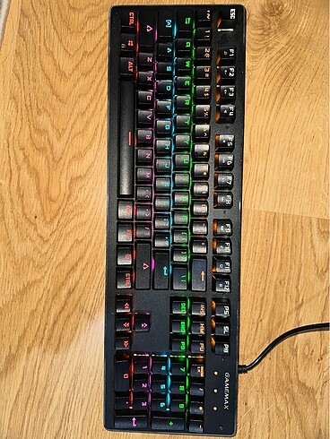BLUE SWITCH RGB MEKANİK KLAVYE