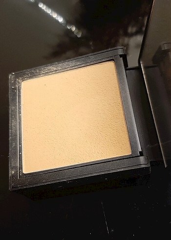 NARS All Day Luminous Pudra Fondöten Light Gold - Görsel 2