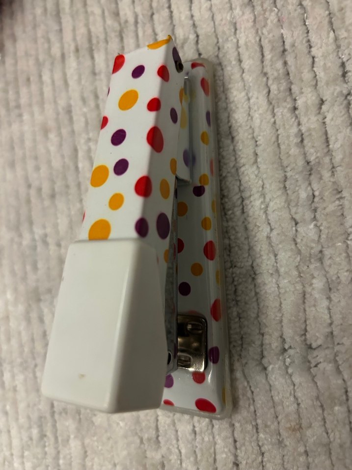 Renkli Noktalı Zımba Ve Yeşil Delgeç - Görsel 2