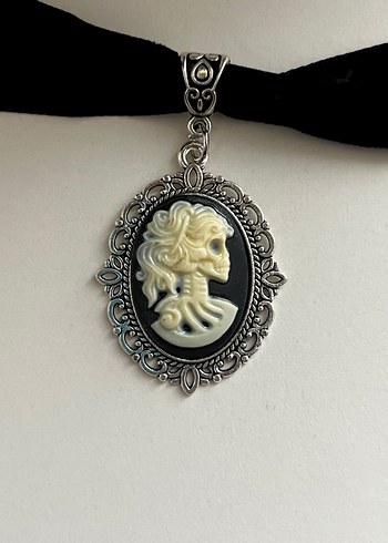 Accessorize Siyah iskeletli Gotik Kolye