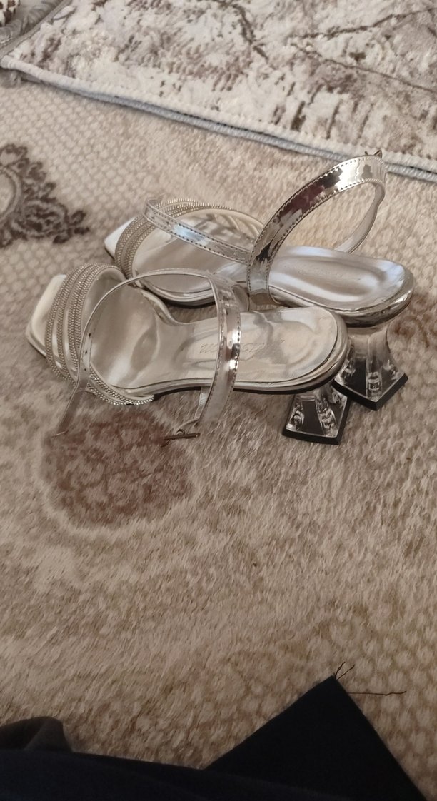 Gri Metal Topuklu Kadın Abiye Ayakkabı - Görsel 2