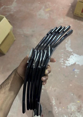 Siyah Plastik Askı - Görsel 2