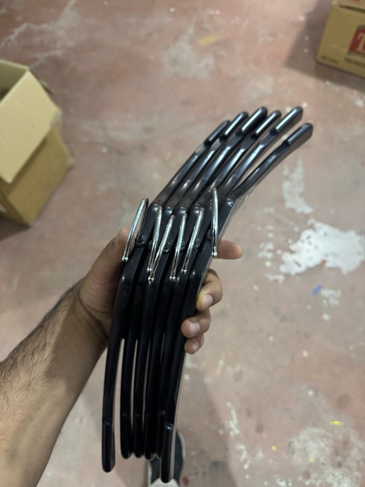 Siyah Plastik Askı - Görsel 2