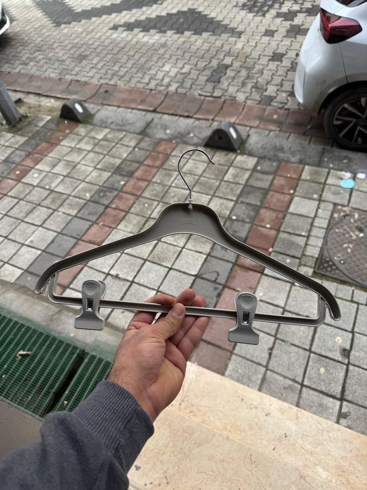 PERRY Gri Plastik Askı - Görsel 2