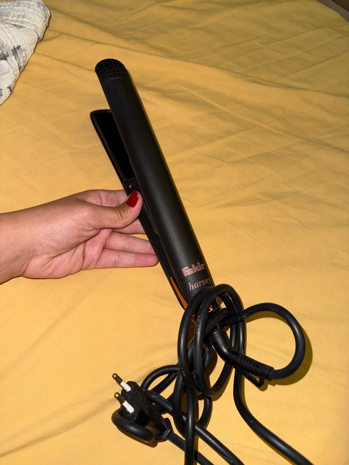 Siyah Saç Düzleştirici - Görsel 4