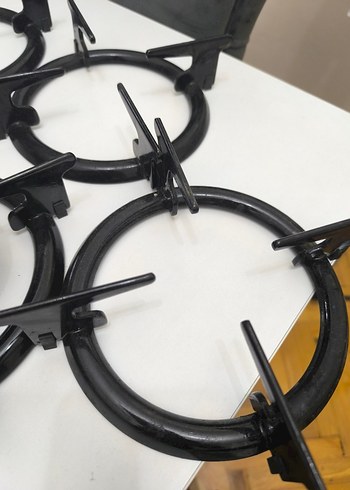 Siyah Metal Ocak Tabanları ve Izgaralar - Görsel 3