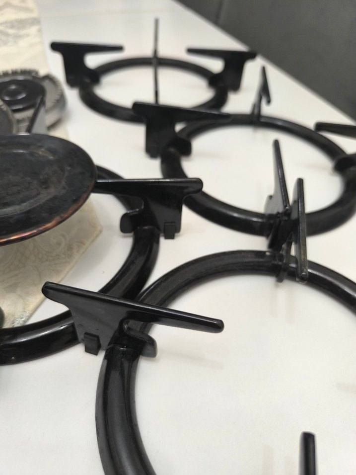 Siyah Metal Ocak Tabanları ve Izgaralar - Görsel 2