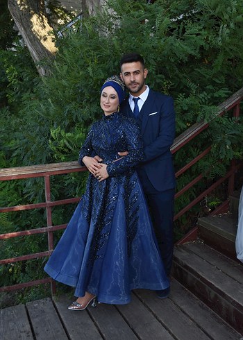 Uzun Kollu Drapeli Lacivert Nişan Elbisesi