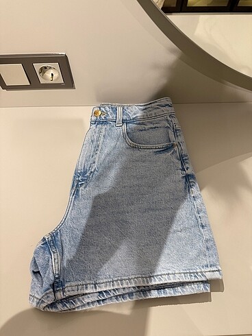 38 Beden mavi Renk Zara kot şort