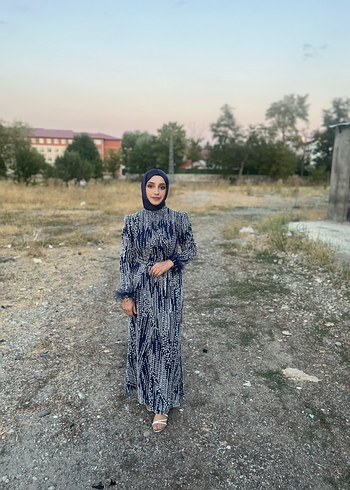 Uzun Kollu Yüksek Yakalı Gri Bağlama Desenli Elbise