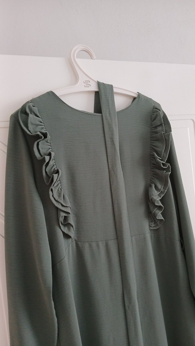 Volan Detaylı Uzun Kollu Haki Elbise - Görsel 3